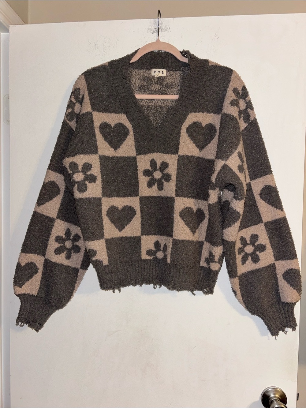 POL Distressed Heart & Flower Checkerboard V-Neck Sweater - Gray/Cream